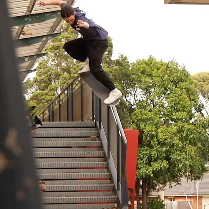スラッシャーのインスタグラム：「🚨 @rowan.zorilla x @vansskate now playing on our YouTube channel 📺」