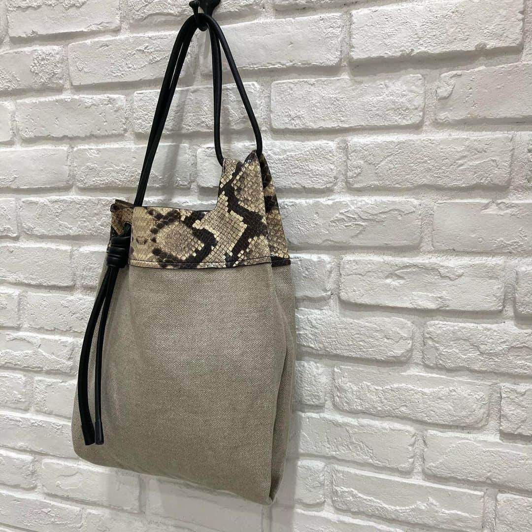 Diviniqueさんのインスタグラム写真 - (DiviniqueInstagram)「. @orsetto_official の新作バッグ👜💓 . ¥27,000＋tax . . Divinique 岡山店」2月23日 13時22分 - divinique