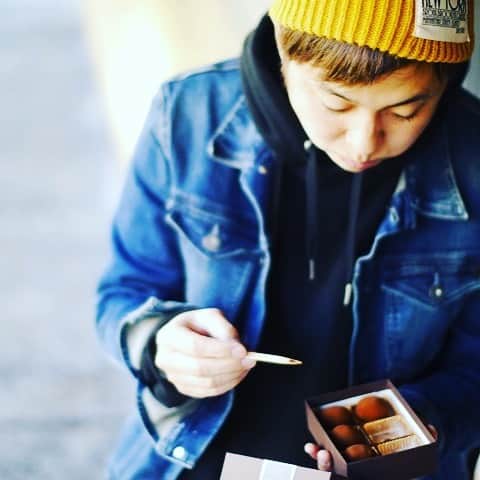 たつをのインスタグラム：「癒しの時… ・ コーヒーに生チョコとか最高じゃない？ ・ ・ #たつを  #カフェ #タマリバカフェ」