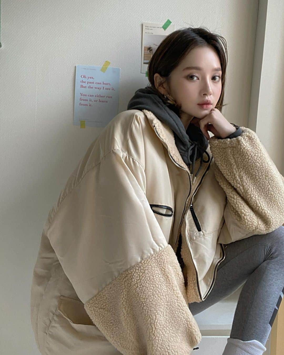 Yoonbitnaのインスタグラム：「#제품협찬 @lafudgestore @vhnynewyork  #lafudgestore #라퍼지스토어」