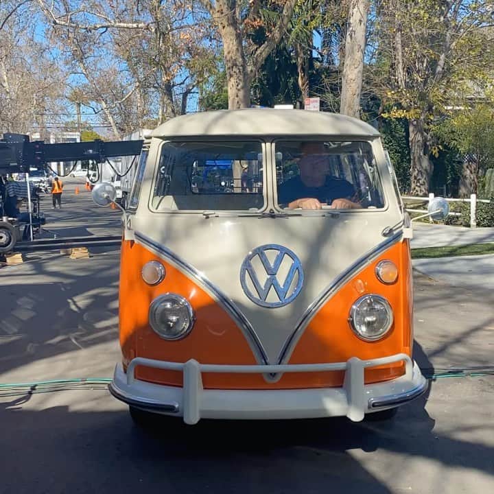 タナー・フォウストのインスタグラム：「Mosquito’s last view while checking out this sweet ‘67 @vw 21 panel van 👍」
