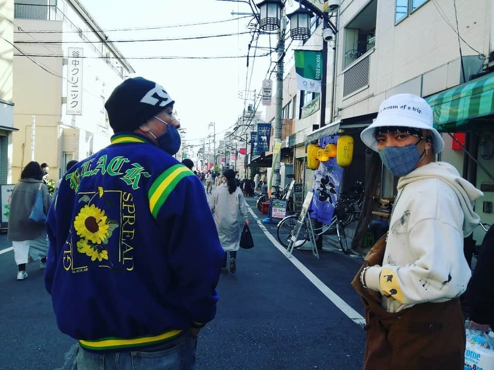 敬太郎さんのインスタグラム写真 - (敬太郎Instagram)「父と子。  #fashion #streetfashion #streetstyle #yeezy #koreanfashion #japaneseculture #coordinate  #ファッション #ファッションコーデ #メンズコーデ #ストリートファッション #ストリート系男子」2月23日 23時41分 - keitaro_bnv_0507