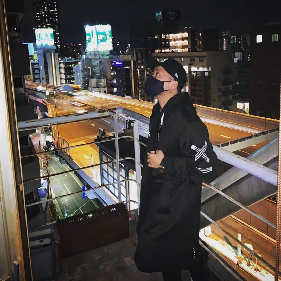 唐澤有弥のインスタグラム：「好きな仲間と好きな事して好きな歌を歌ってる。毎日ワクワクしかないよこの人生。」