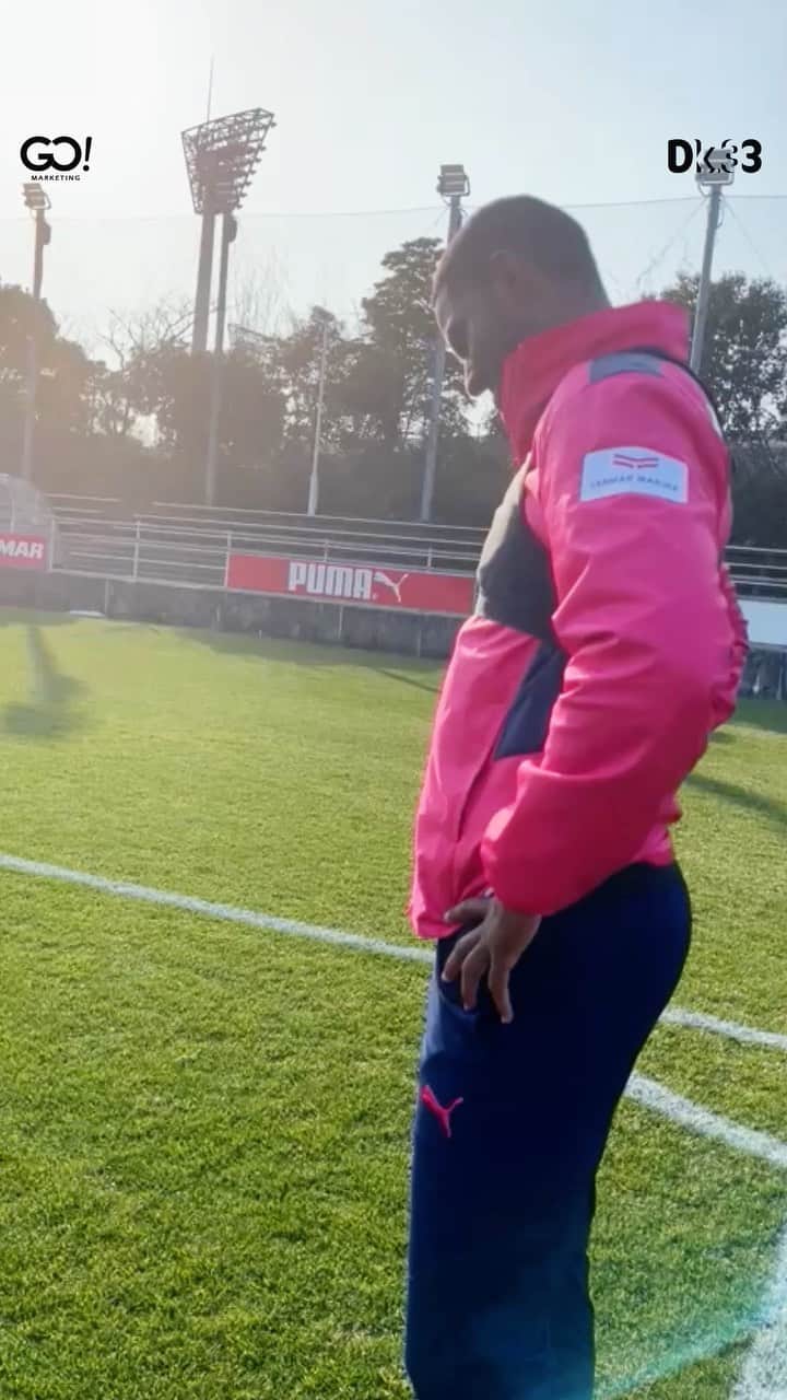 ダンクレーのインスタグラム：「Seguimos trabalhando!!! 🇯🇵⚽ #DK3️⃣3️⃣」