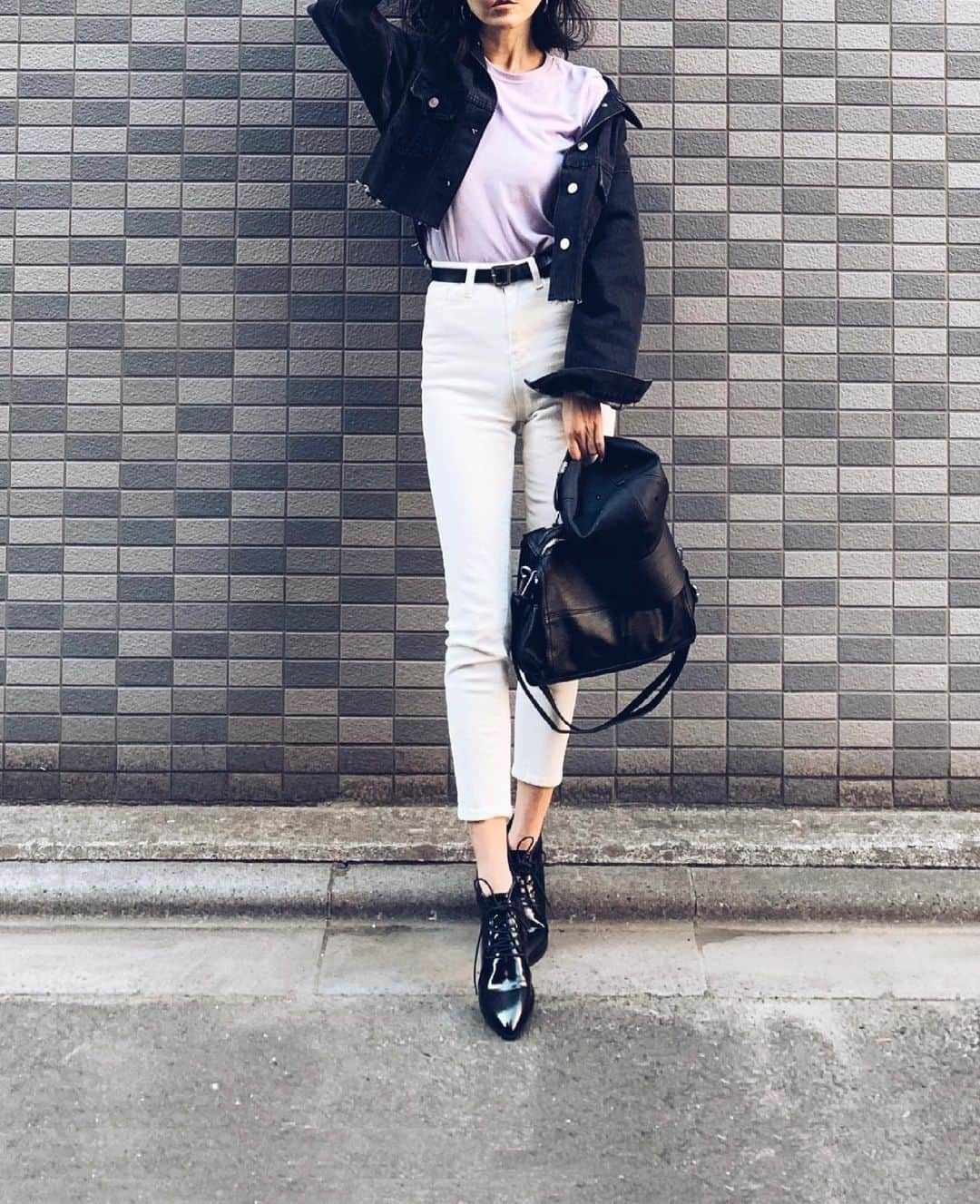 ALISA MATSUMURAさんのインスタグラム写真 - (ALISA MATSUMURAInstagram)「Style:) keep it simple…😎 . L/BLK×white×L/PUR🖤💜🤍 この日インナーはTシャツでしたっ . 好きな組み合わせ😀👍 . お疲れさまでしたー☕️♫ . RULAHコーデ#RULAH_official#ホワイトスキニー#カジュアル#シンプルコーデ#春コーデ#ラベンダーカラー#キャップ#Gジャン#デニム#す」2月24日 0時04分 - alisa_raw