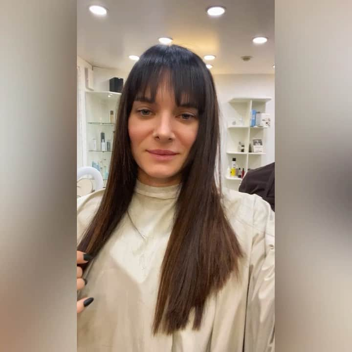 エレーナ・イシンバエワのインスタグラム：「Как вам?☺️  Спасибо @salonbonton и маэстро @xachatur.bonton за красоту 🤗」