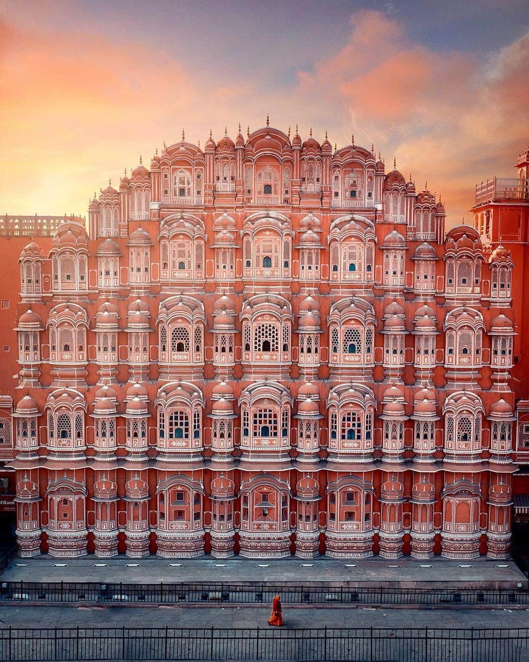 PicLab™ Sayingsのインスタグラム：「Pink City 💕 India’s Jaipur is famously known for the distinct pink hue that paints the entire city. It is home to many architectural wonders, including the Hawa Mahal pictured here, and each of them features the iconic pink color scheme. Have you ever been to India? 🇮🇳 Comment below!  📸 @ylli」