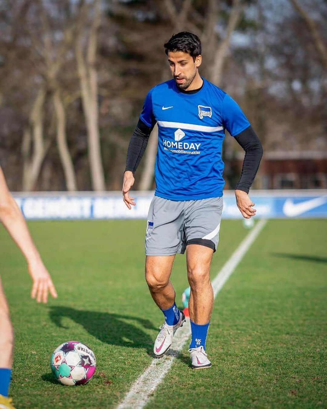 サミ・ケディラさんのインスタグラム写真 - (サミ・ケディラInstagram)「Blick nach vorne & voller Fokus auf Wolfsburg! @herthabsc」2月24日 0時32分 - sami_khedira6