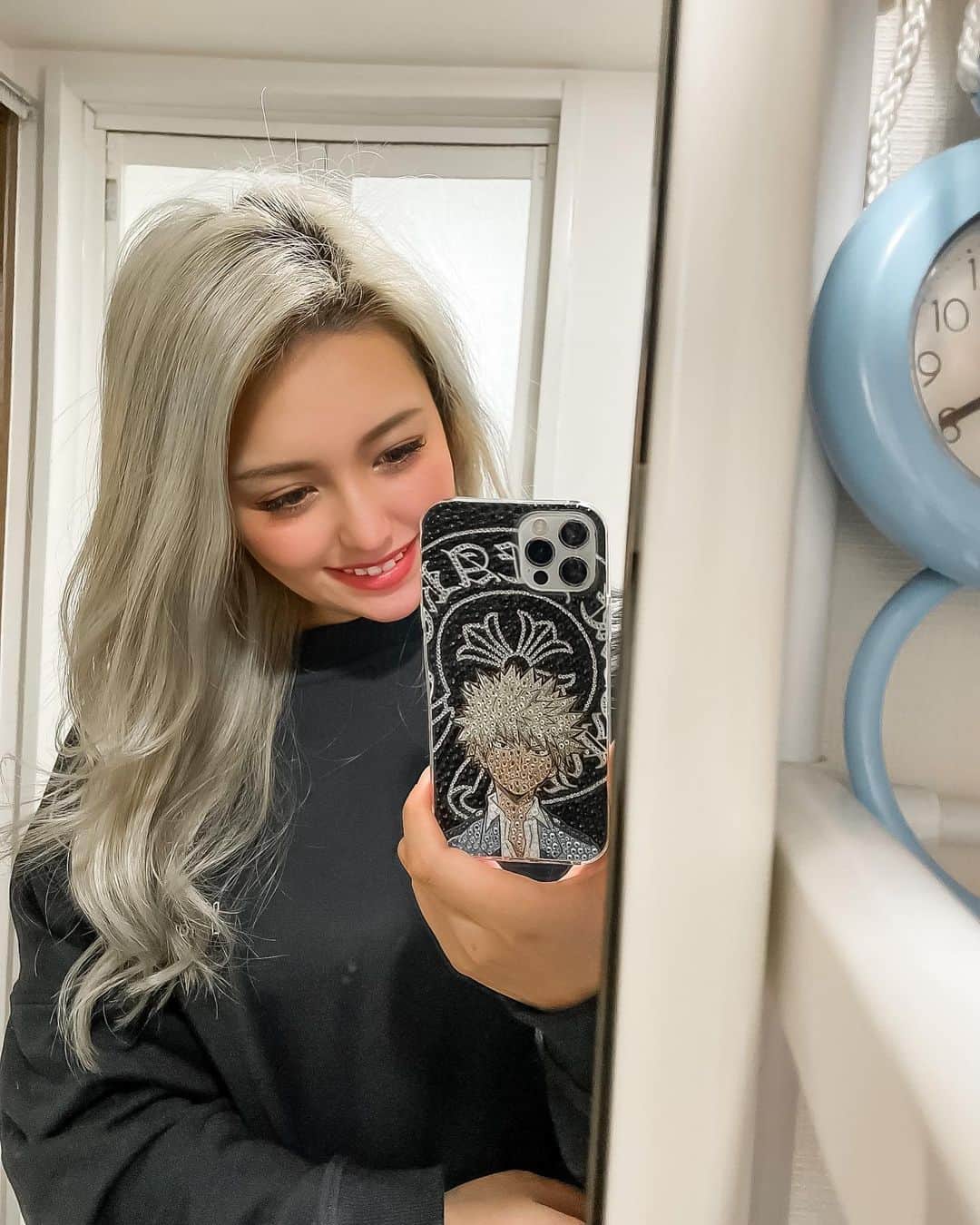 南斗最後のユリアのインスタグラム：「・ めっちゃめっちゃ可愛い  iPhoneケース🤫💋💋  デザインは 推しの爆豪勝己とクロムハーツ❣️  shopは 【 @decoshop_only 】 さんです💜  自分の希望デザインでデコケース作ってくれるから  まじでおススめ〜ッ⤴︎︎︎⤴︎︎💖💖💖💖  ・ #デコショップ #デコケース #デコ電 #デコショップオンリー #携帯ケース #iPhoneケース #デコケースiPhone #iPhoneケースデコ #爆豪勝己 #クロムハーツ #爆豪勝己ケース #iPhone12pro #ギャル #01」