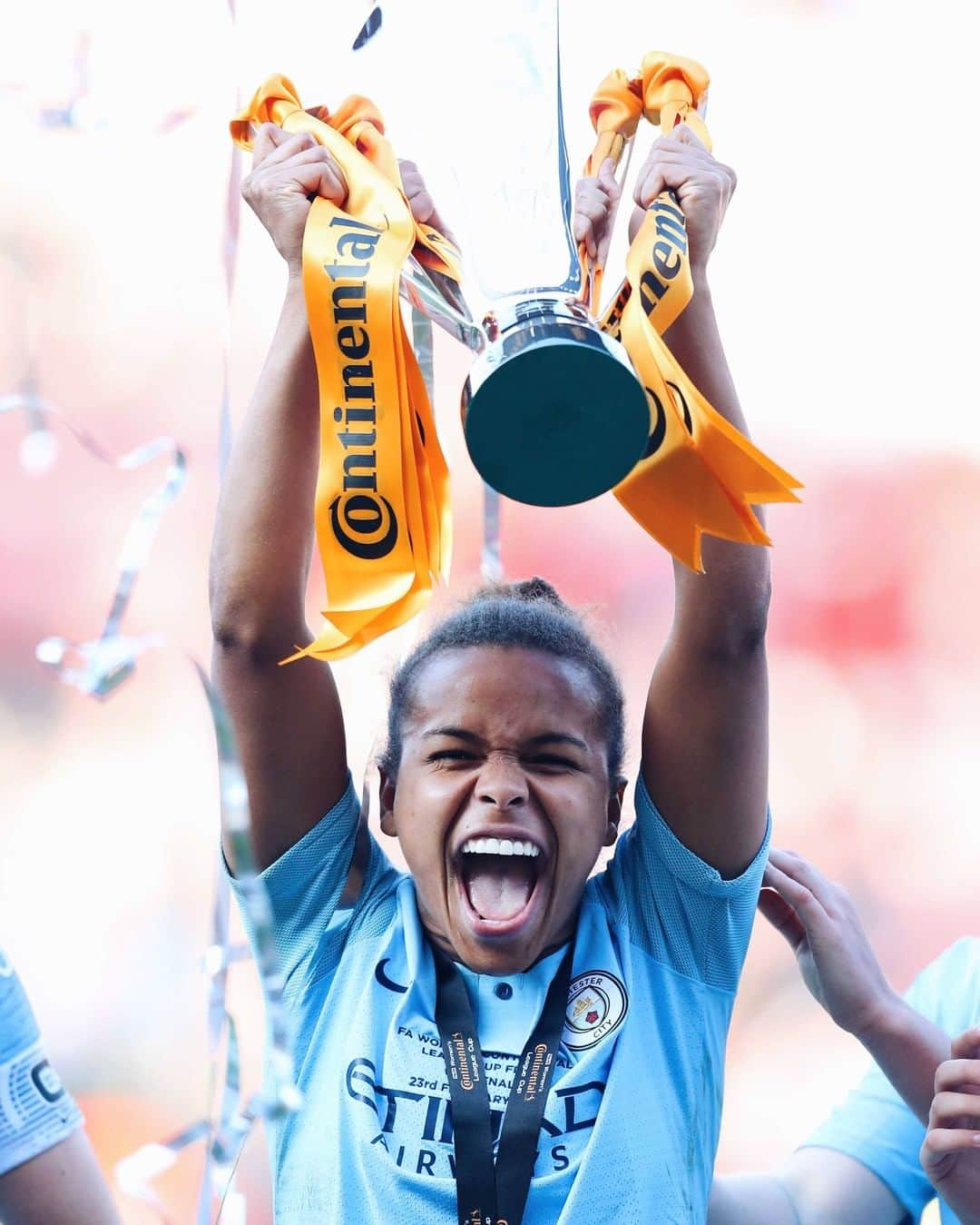 マンチェスター・シティFCさんのインスタグラム写真 - (マンチェスター・シティFCInstagram)「Continental Cup Winners 2019 🏆 @nikitaparris17 #onthisday #mancity」2月23日 16時00分 - mancity