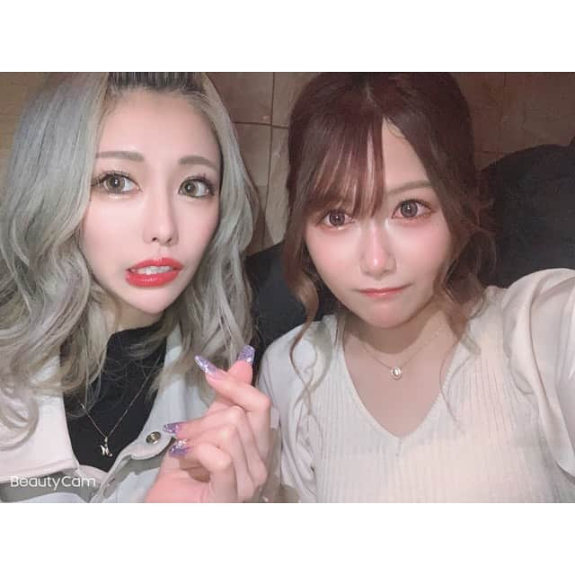 櫻井綾奈のインスタグラム：「. 美味しいものを食べる会🐡*°♡ . 久しぶりにに河豚のコース🍽美味〜！ . 定期的に会わなきゃ無理なのに 久しぶりに2.3ヶ月あいた(  i꒳​i )🌀 . お陰で話したいこと溜まりまくりで めちゃくちゃ語りました🗣💓 . . 爆飲みしようぜ！！って言ってたのに ご飯食べ過ぎて全然飲めなかったw . . 今日も出勤です！22時予定🤍 連絡いただければ早めに出勤しますっ . . . #池袋 #ikebukuro #キャバ #キャバクラ #キャバ嬢 #dayoff #キャバ嬢の休日 #河豚 #ふぐ料理 #河豚刺し #てっちり #コース料理 #ふぐヒレ酒 #御苑前花膳 #yammy #食べ過ぎ問題 #語りまくり #定期会 #🐡 #🍶 #🍽 #🗣 #👭 #💓 #instagood #instalike #like4like #l4l #instagourmet」