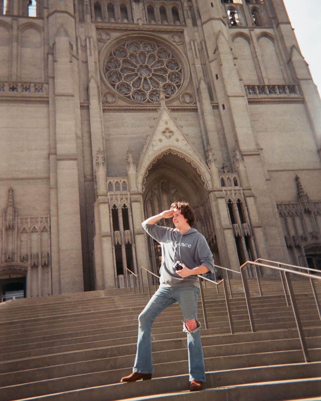 HEY VIOLETのインスタグラム：「stumbled upon some old pre-knowledge of covid photos.... missing all the traveling and fresh air. needing some inspo. gimme something to write about✨✨✨」