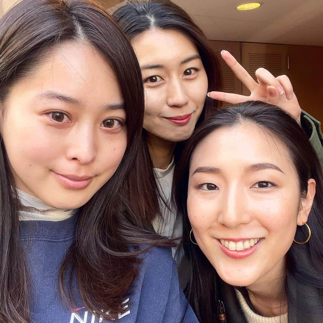 のインスタグラム：「﻿ ﻿ やよとさほと🤍 いつも本当にありがとう(*´꒳`*)   ﻿ ﻿家族みたいに心配してくれて相談乗ってくれて 笑ってくれて...まだまだお世話になります🙏✨✨　  ﻿ ﻿ やよ.さほ.まりえの３夫婦はもはや 私の保護者みたいやな🤣  ﻿ ﻿」