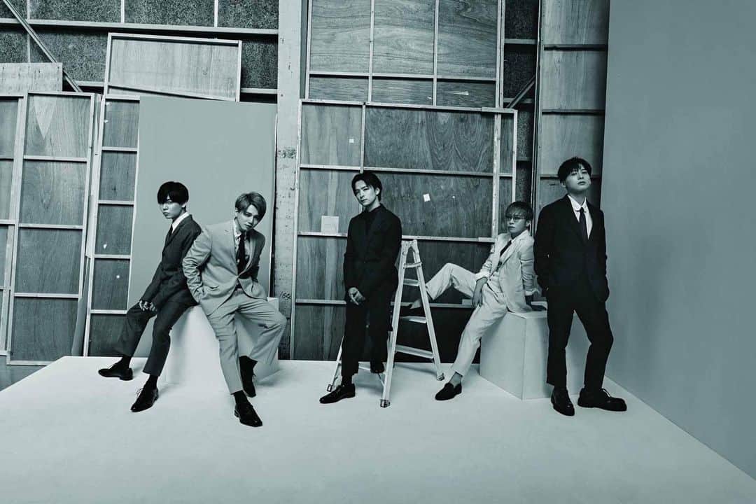 Da-iCEのインスタグラム：「初登場✨  2月25日(木)発売 「MEN'S CLUB」4月号にDa-iCEが登場します！  ハイファッションに身を包んだフォトストーリーと、 10周年にまつわるスペシャルインタビューでお届け。  ぜひチェックしてください！  @mensclub.snap  #Da_iCE」