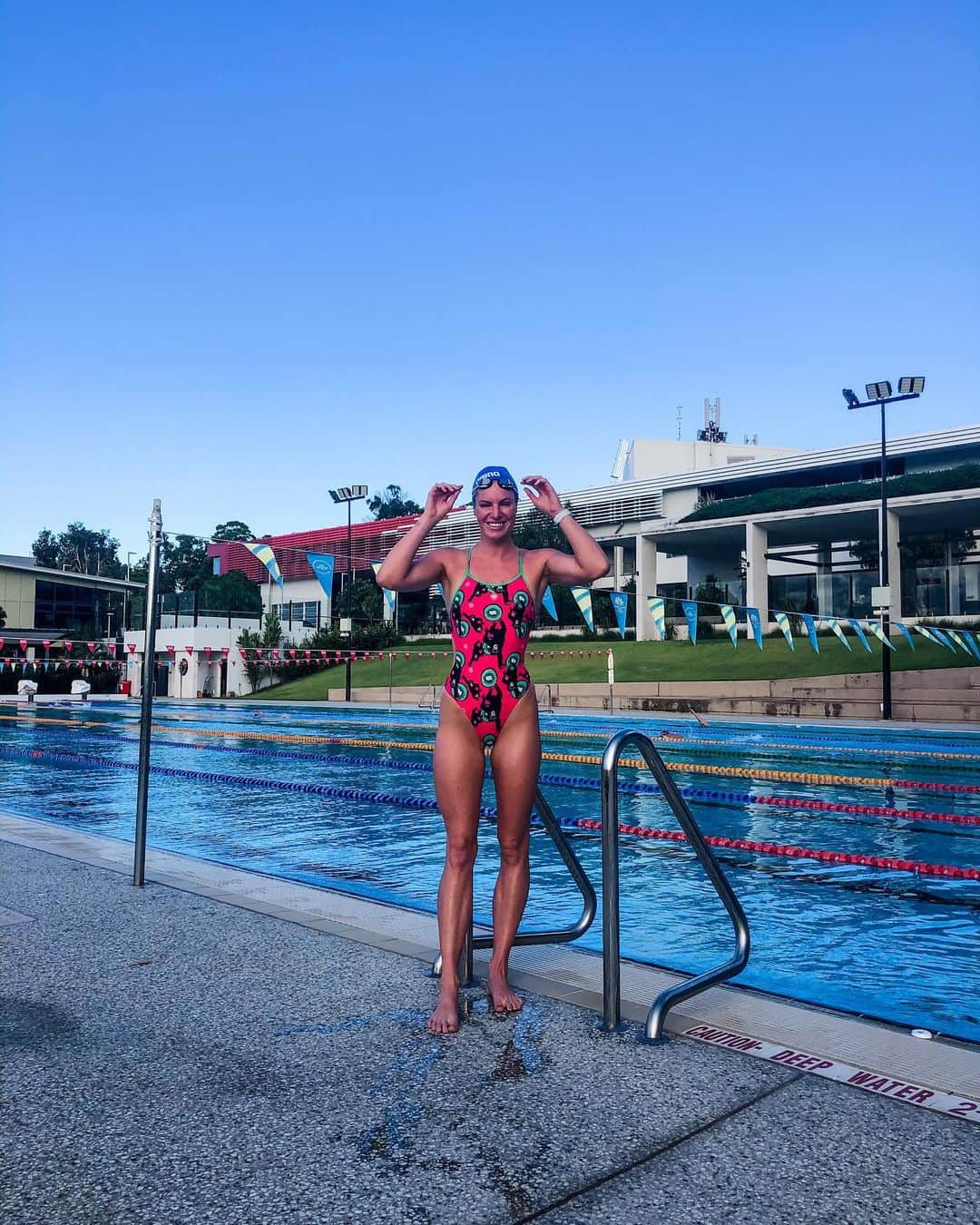 エミリー・シーボームのインスタグラム：「I feel worse than I look I swear.  @arenawaterinstinct @arenaaustralia @energystandard」
