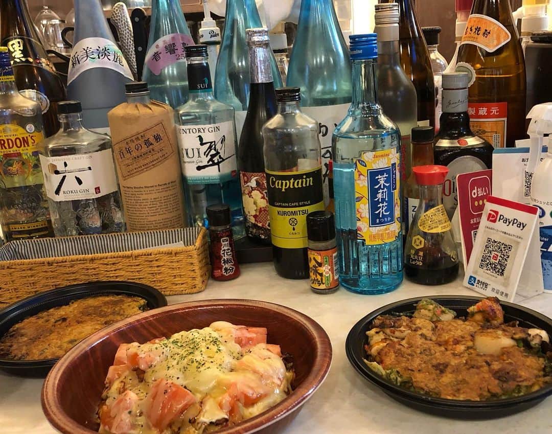世手子さんのインスタグラム写真 - (世手子Instagram)「Okonomiyaki restaurant you want to visit when you come to Osaka🌟🌟🌟 Yoteko CD is displayed📀✨ You can also take out👏( ^ω^ ) https://item.woomy.me/c/110804 @okonomi821 に行ったよ(=´∀｀) 大阪 #長堀橋 に行った時は寄ってこしてほしいお店(^-^)v 親しみあふれる店内はとってもあったかいです(*´-`) 素敵なメニュー沢山でまた行きたい🤩 次回は #皇帝DX を食べてみたい✨✨ #世手子 CD飾ってもらってます(*'▽'*) #オラクルCD もあるよ(*'ω'*) ストーリーズにURLを張ったから見てね(*´ω｀*) 長堀橋 オコノミ で検索(*´∀`)♪ @erikanoreichijo  @natsumi_drummer と #お好み焼き #テイクアウト (*´∇｀*) ネギ焼きメニュー豊富で #ネギ焼き 好きにはたまりません(*≧∀≦*) #長堀橋グルメ  #WoomyPR」2月23日 17時11分 - rojide