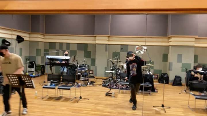 のインスタグラム：「ゲストアーティストの皆さん リハから最高な歌声だった〜😭✨ 皆さん ありがとうございまーす‼︎🙏🏻✨  @msoojafaith  @leo1voice  @cimba425  @tee1126tee」