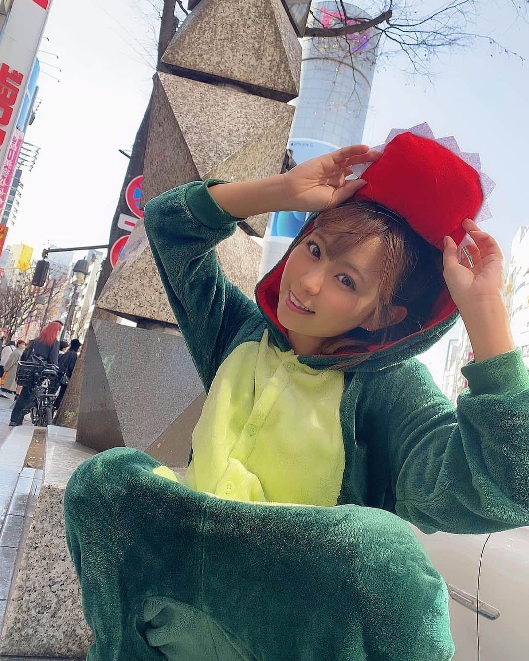 亜矢みつき（神谷充希）さんのインスタグラム写真 - (亜矢みつき（神谷充希）Instagram)「渋谷侵略してきた🔥 #怪獣 #ゴジラ」2月23日 17時34分 - ma.yamitsuki