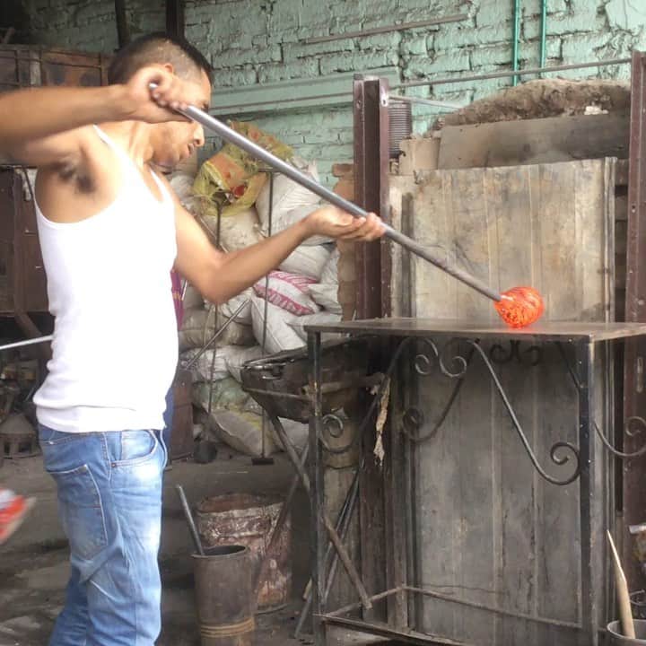 ジャンポールレスパナールのインスタグラム：「. On the list of things that impress me the most, working on blown glass development might reach one of the topest rank. The fire, the heat, the urgency, the strength, the immediacy. WAOOOWWWW!  Mind blowing glass blowing! @extra__ordinaire @silversquare.eu」