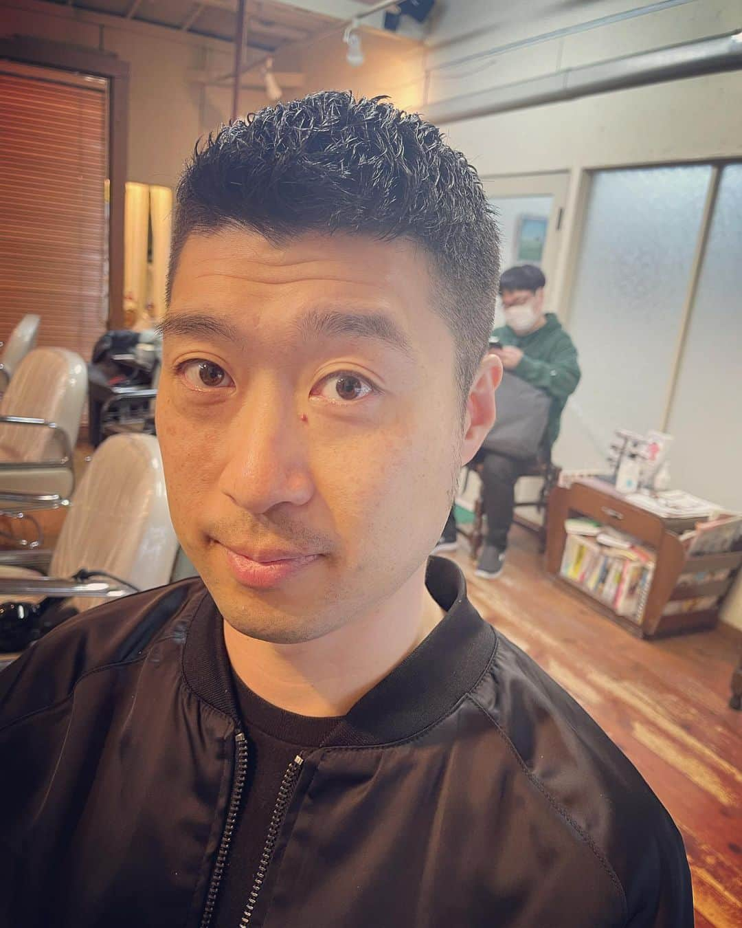 杉本知香さんのインスタグラム写真 - (杉本知香Instagram)「向くん竹森くんスッキリ✂️✨ 2人ともタイムラプスで撮ってみた😆  #中目黒美容室#タイムラプス #アップダウン竹森#アップダウン#竹森巧 #桜の下で君と#2人芝居 #天津向#天津#向清太朗  #オタク界のカリスマ #ぐるりとツーブロック」2月23日 17時50分 - sugimotoc