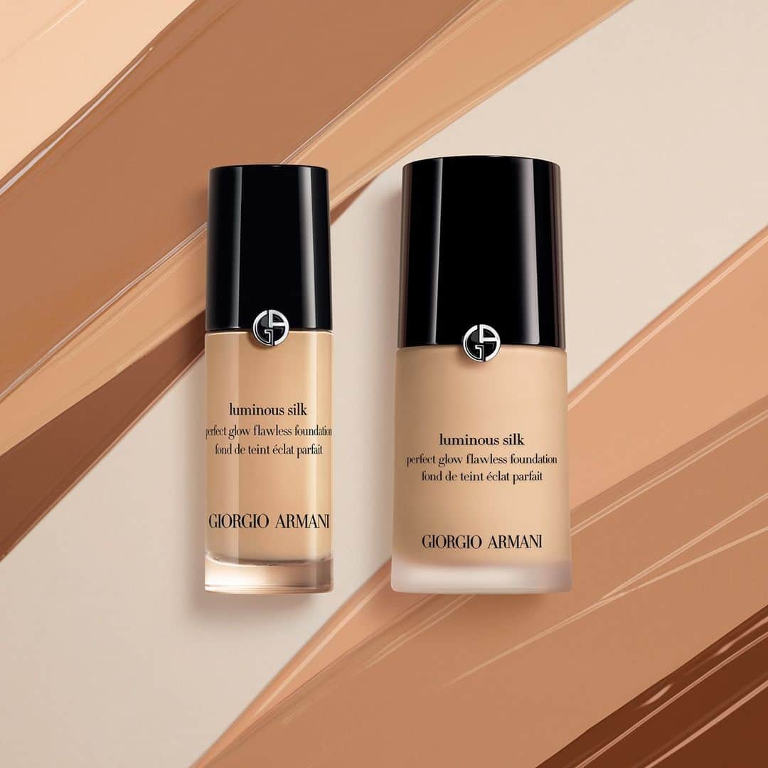 Armani Beautyさんのインスタグラム写真 - (Armani BeautyInstagram)「Makeup artistry at your fingertips wherever you are. Discover the new portable format of the iconic LUMINOUS SILK FOUNDATION for immediate fresh radiance on the go.   #Armanibeauty #LuminousSilk #foundation」2月23日 17時58分 - armanibeauty