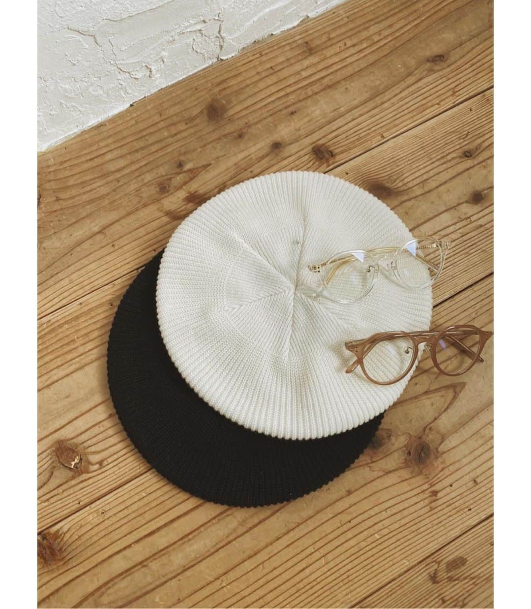 ACYMさんのインスタグラム写真 - (ACYMInstagram)「#comingsoon ✔︎Summer knit ベレー (WHT,BLK) . ✔︎Clear temple glasses (CLR,BEG) . . 3月アイテム入荷リクエスト受付中！ プロフィールTOPのURLからCHECK✈︎ . #ACYM #ootd #outfit #coordinate #instagood #instalike #2021SS #fashion #japan #tokyo #ベレー帽 #ベレー #クリアサングラス #伊達眼鏡 #メガネ」2月23日 17時53分 - acym_official