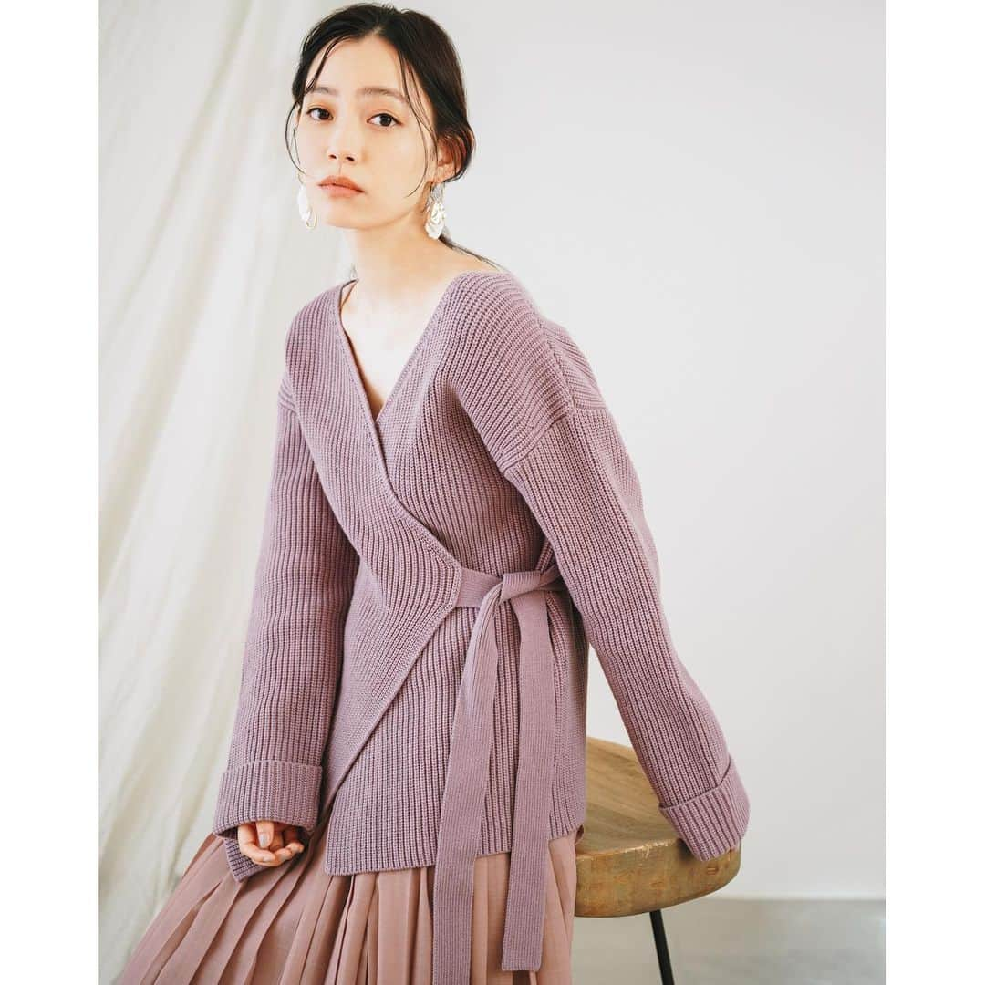 Lily Brownさんのインスタグラム写真 - (Lily BrownInstagram)「- Spring Collection - ﻿ ﻿ オンラインサイトにて2/23 (火) 23：59まで¥1,000クーポンをプレゼント中﻿ ※5500円以上(税込)のお買い物にご利用いただけます。﻿ ※期間中何回でも利用可能です﻿ ※予約商品(PRE ORDER)は対象外です﻿ ※VINTAGEアイテムにもご利用いただけます﻿ ﻿ #lilybrown #リリーブラウン﻿ #spring #springcollection﻿ #vintage #vintagefuture﻿ #店頭入荷中」2月23日 18時03分 - lily_brown_official