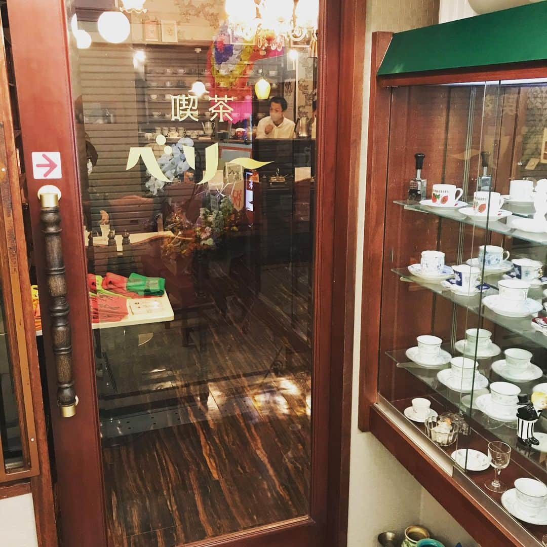 西野恭之介さんのインスタグラム写真 - (西野恭之介Instagram)「知り合いの喫茶店オープン。喫茶ベリー。落ち着くわ。  いつかcoffee&nishinoやらせてもらおう。  お近くの方は是非寄ってくださいー。  #喫茶ベリー #阪急夙川駅　すぐ #夙川グリーンタウン」2月23日 18時04分 - choplin_nishino