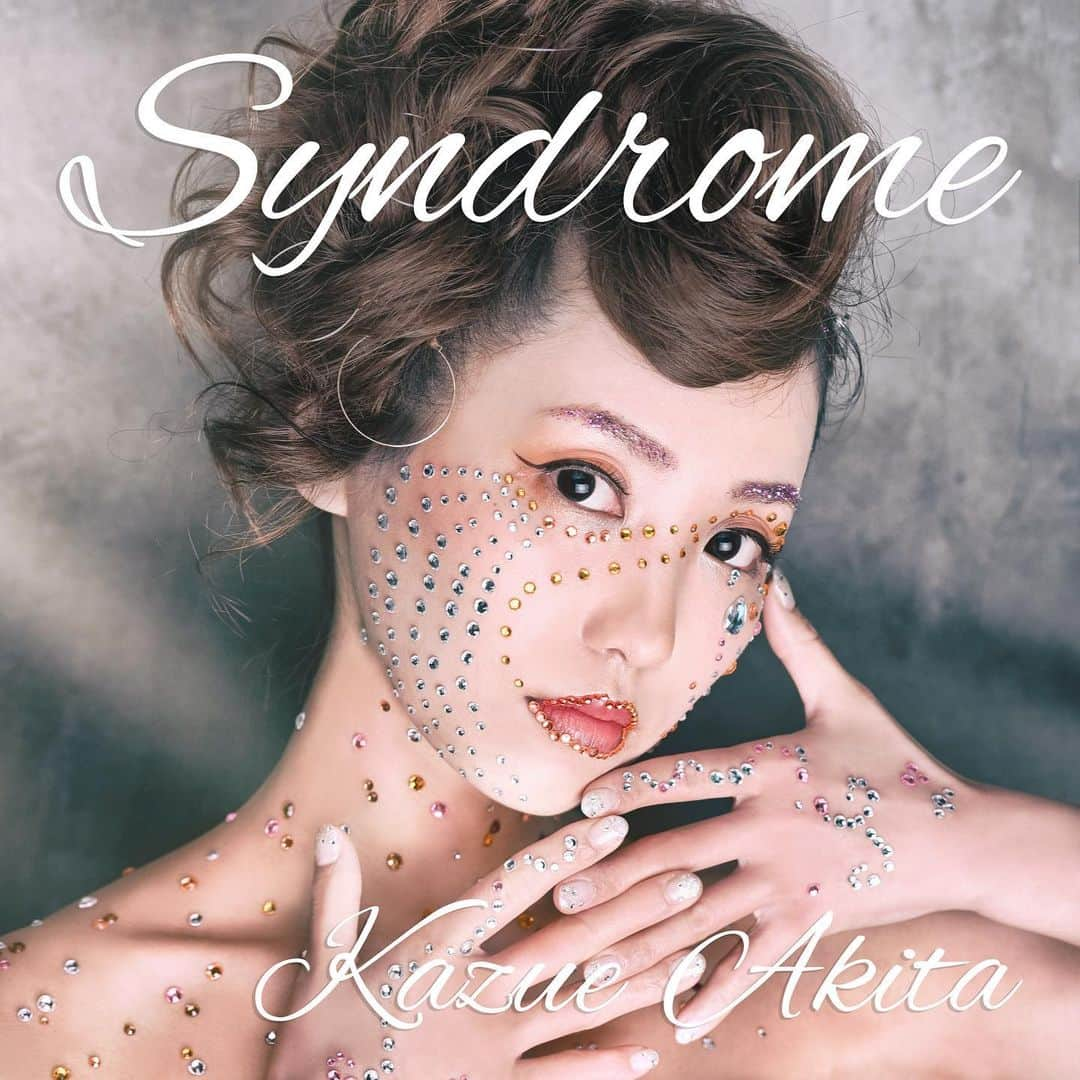 穐田和恵さんのインスタグラム写真 - (穐田和恵Instagram)「本日発売！ 5th digital single  「Syndrome」 作詞：穐田和恵・LEO 作曲・編曲：LEO サウンドプロデュース：HAL  Photo by @haniwa2go  Hair&make-up： @yuka.taniwaki   EDM×ROCK！  浜崎あゆみさんをはじめ、沢山の素晴らしいアーティストさん達の楽曲を手掛けているHALさんがサウンドプロデュース、レコーディングをして下さいました！とっても嬉しいです🙌  iTunes・Apple Music・Amazon・レコチョク・Spotify・LINE MUSIC・TikTok…etc 各主要サイトにて。 ダウンロードしてね❤️  #single #新曲」2月23日 18時17分 - kazue.akita