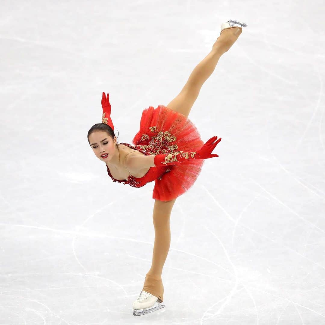 オリンピックチャンネルさんのインスタグラム写真 - (オリンピックチャンネルInstagram)「#OnThisDay at PyeongChang 2018, Alina Zagitova won the #FigureSkating women’s singles gold at only 15 years old! ⛸️⁠⠀ ⁠⠀ Hit the link in bio to watch her stunning full performance! ⁠⠀ ⁠⠀ @azagitova @olympic_russia @isufigureskating」2月23日 18時21分 - olympicchannel_x