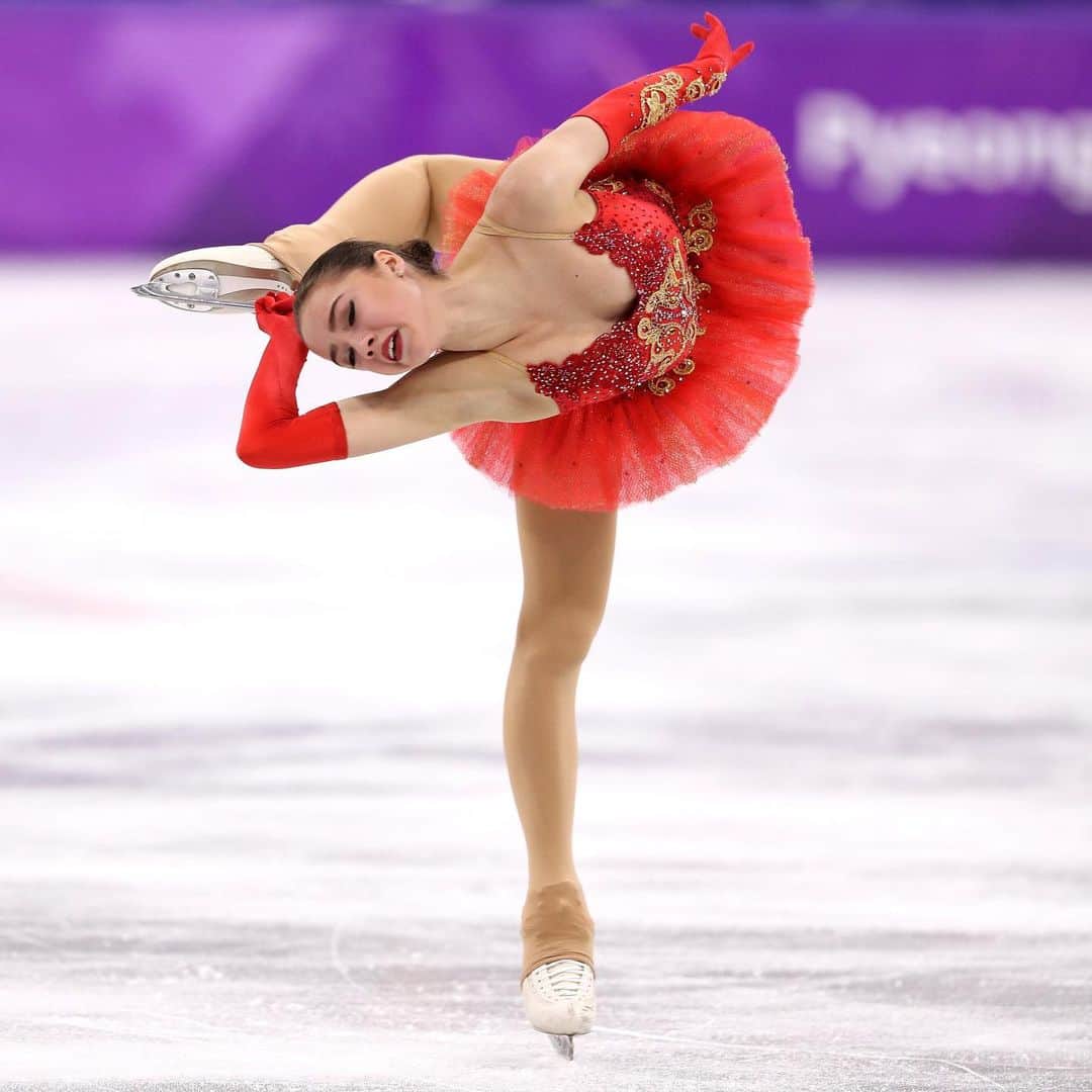 オリンピックチャンネルさんのインスタグラム写真 - (オリンピックチャンネルInstagram)「#OnThisDay at PyeongChang 2018, Alina Zagitova won the #FigureSkating women’s singles gold at only 15 years old! ⛸️⁠⠀ ⁠⠀ Hit the link in bio to watch her stunning full performance! ⁠⠀ ⁠⠀ @azagitova @olympic_russia @isufigureskating」2月23日 18時21分 - olympicchannel_x