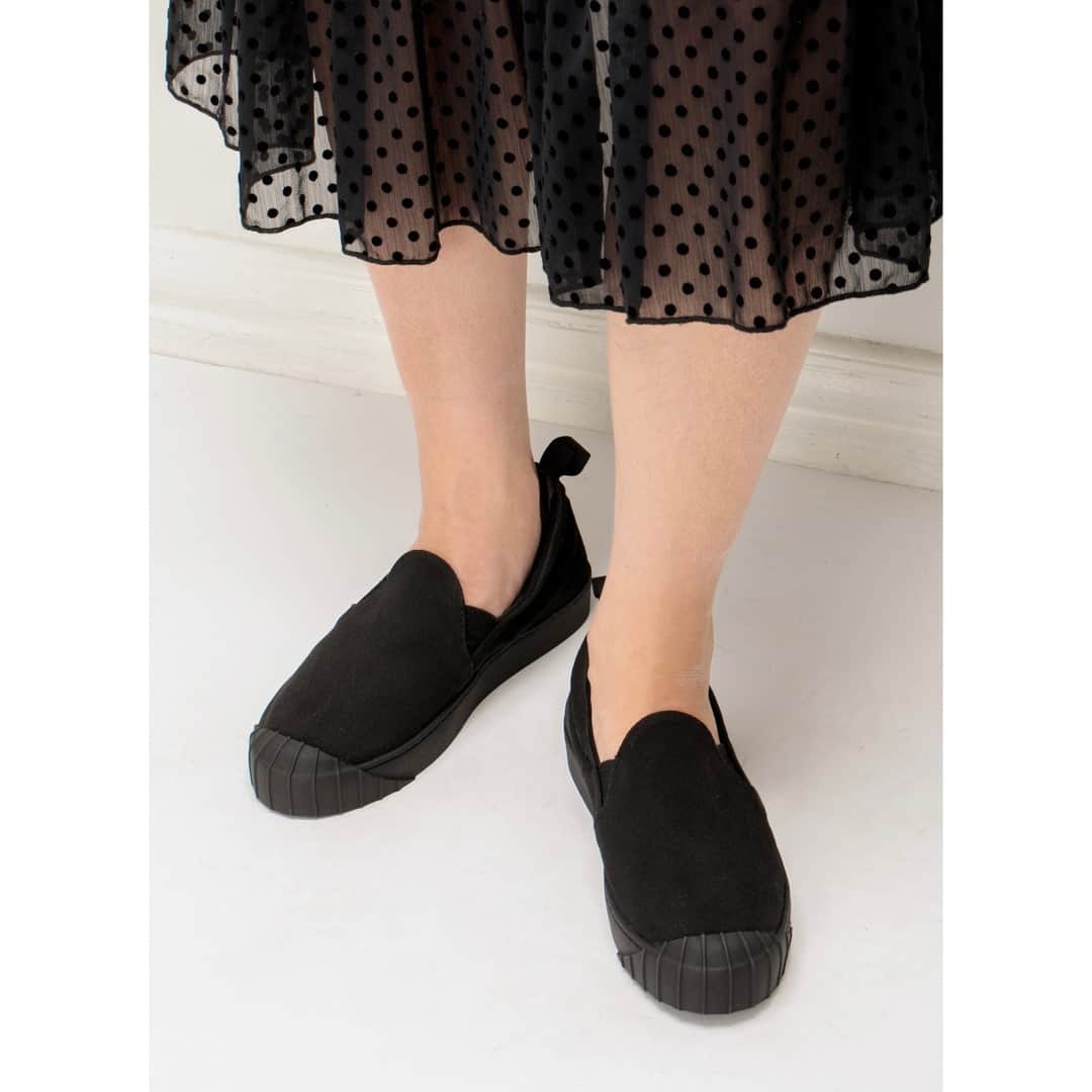テーリポルキさんのインスタグラム写真 - (テーリポルキInstagram)「When easiness is what you desire. Emmi slip-ons in black now available both online and in our store at Uudenmaankatu 2 🖤⠀⠀⠀⠀⠀⠀⠀⠀⠀ .⠀⠀⠀⠀⠀⠀⠀⠀⠀ .⠀⠀⠀⠀⠀⠀⠀⠀⠀ .⠀⠀⠀⠀⠀⠀⠀⠀⠀ #TERHIPÖLKKI #terhipölkkistore #finnishdesign #sustainable #footwear #shoes #sneakers #sustainablesneakers #newarrivals #springstyle #springoutfit」2月23日 18時30分 - terhipolkkishoes