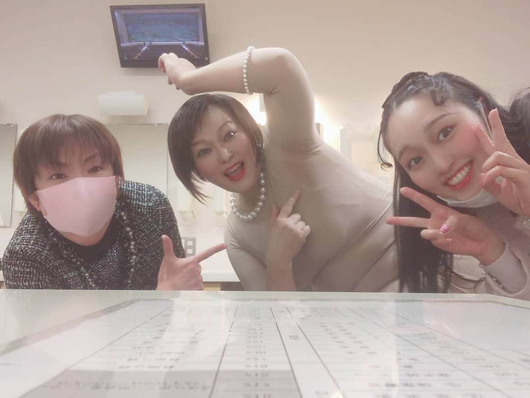 五十嵐サキさんのインスタグラム写真 - (五十嵐サキInstagram)「高知県✈️😃  #高知県 で #公演 でした #脇汗  凄い私、、 #凄い盛り上がりの余韻に浸りながら  #帰阪 します #ご来場下さった皆様本当に有り難うございました ！ #吉本新喜劇 #五十嵐サキ」2月23日 18時31分 - saki_igarashi