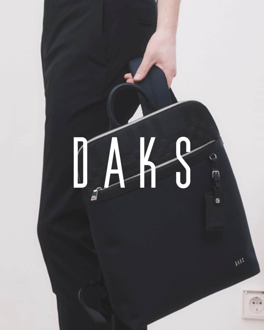 DAKS Koreaさんのインスタグラム写真 - (DAKS KoreaInstagram)「DAKS ACC 21 S/S #AIRSMITH  #men #bag #daksacc #닥스남자가방 #백팩 #에어스미스」2月23日 18時33分 - dakskorea_accessories