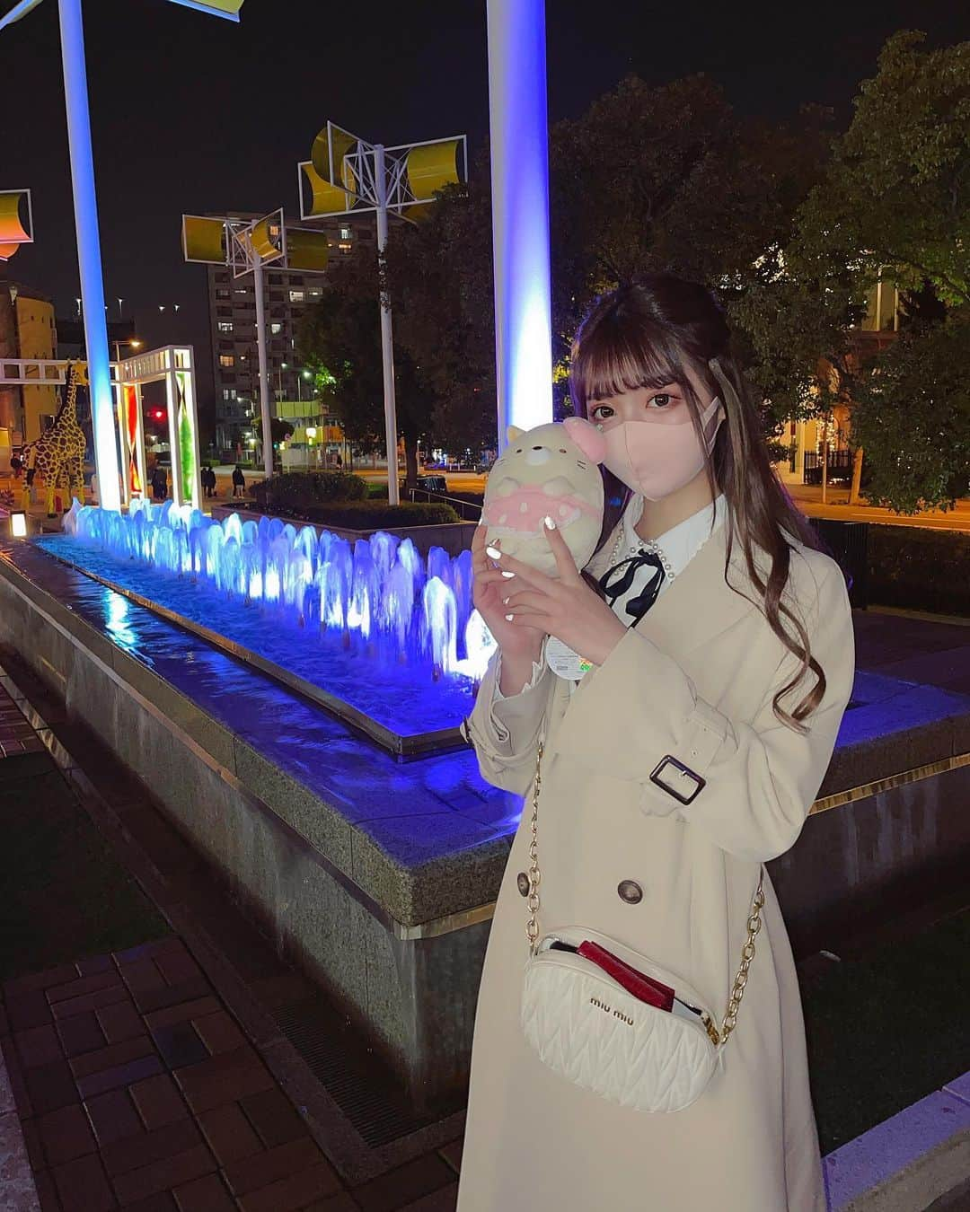 中山恵美生さんのインスタグラム写真 - (中山恵美生Instagram)「最近ゲットしたトレンチコート めっちゃ可愛い👧🏻🎀  アウター: @noela_official  トップス: @m.me.eme_official  ボトム: @m.me.eme_official  ブーツ: @esperanza_official   です🎀✨  もうポカポカだね🌞  ブラウスとスカートは 3月発売です〜😉💗  #ootd #fashion  #mmeeme #エムミーエメ #トレンチコート #ブラウスコーデ  #彼氏目線 #風 #笑」2月23日 18時38分 - emiu0624