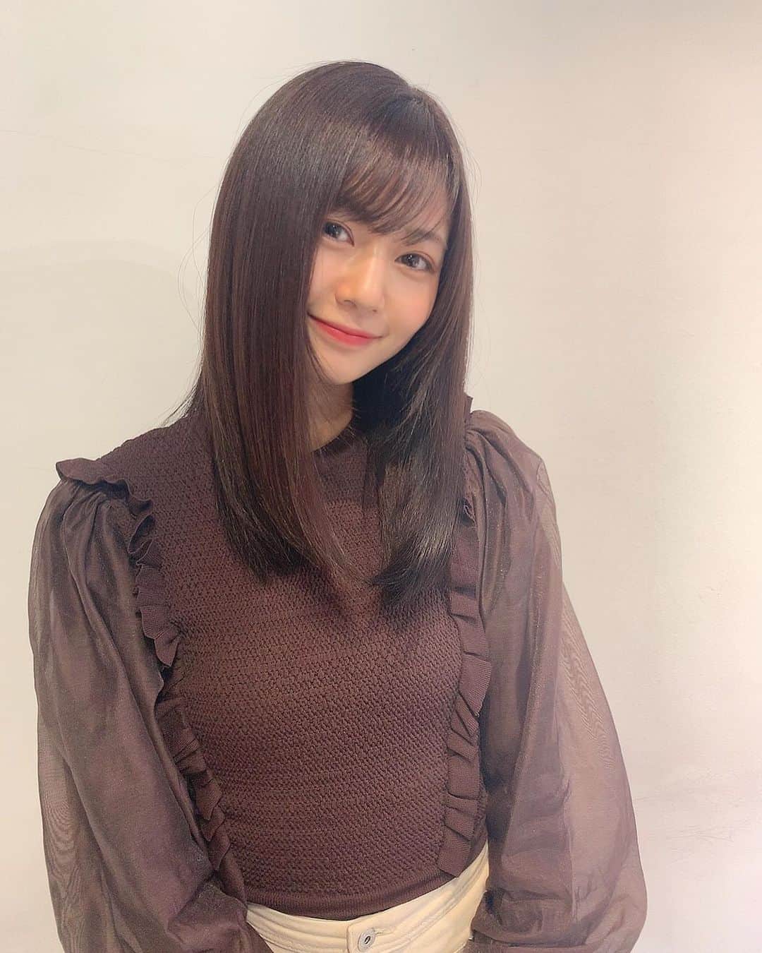 杉浦みずきさんのインスタグラム写真 - (杉浦みずきInstagram)「. サラサラにしてもらいました✨ 長さも結構変わったよ☺️ ・ ・ @akiyamasensei_aid  @aid_hair  いつもありがとうございます😊 #髪質改善　#暗めカラー」2月23日 18時52分 - mizuki_sugiura