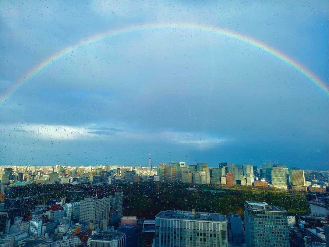 ザ・プリンスギャラリー 東京紀尾井町さんのインスタグラム写真 - (ザ・プリンスギャラリー 東京紀尾井町Instagram)「ホテルから見た虹🌈  皆さまにとってステキな1日になりますように。  A rainbow from #PrinceGalleryTokyoKioicho.  We wish you all a wonderful day.   Share your own images with us by tagging @princegallerytokyokioicho  ————————————————————— #luxuryhotels #theluxurycollection #princehotels #akasaka #tokyo #visittokyo #tokyo2021 #東京2021 #tokyohotel #東京 #赤坂見附 #marriott #bonvoy #tokyoroom #staycation」2月23日 19時00分 - princegallerytokyokioicho