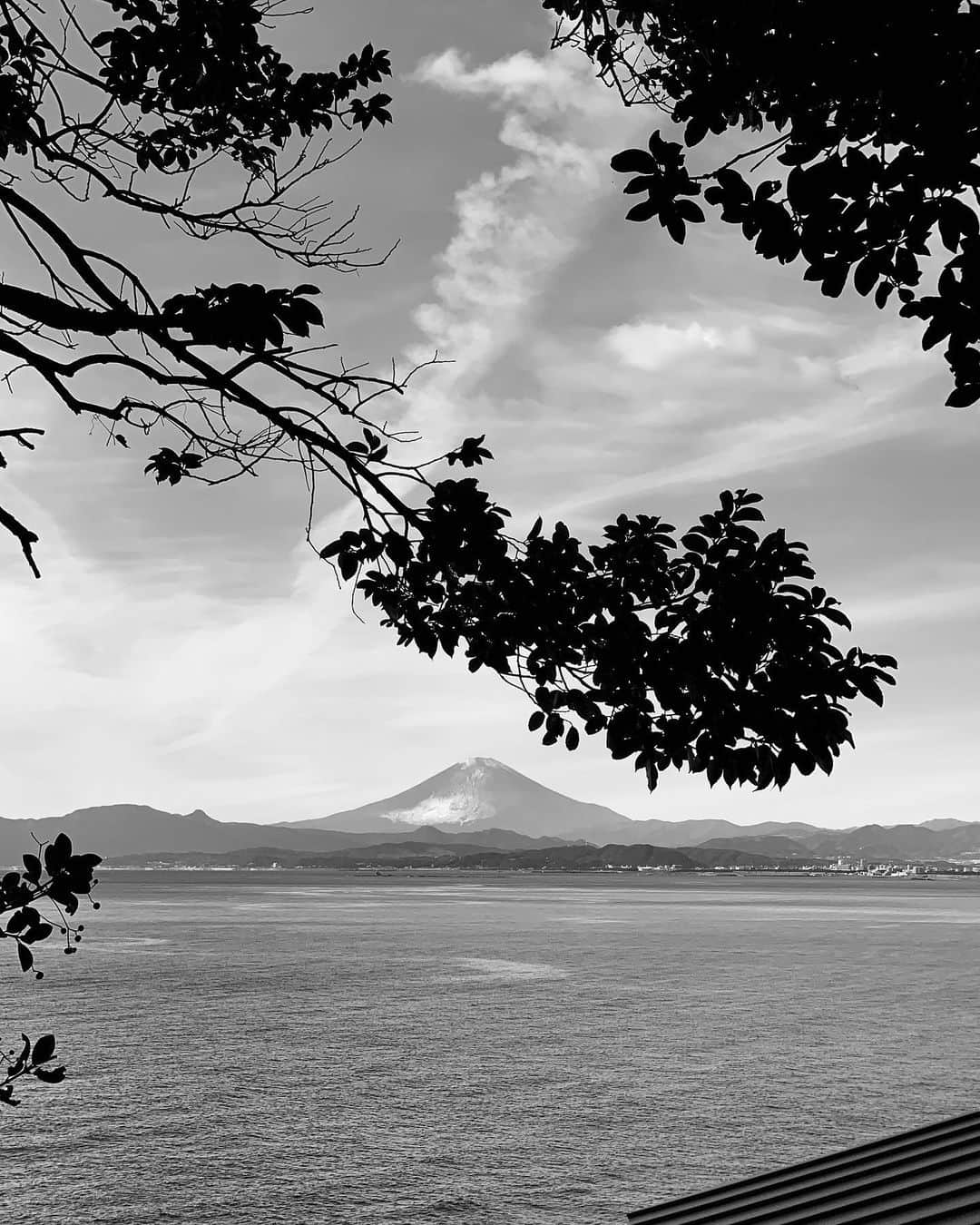 舞雛かのんさんのインスタグラム写真 - (舞雛かのんInstagram)「🗻.  2.23.  今日は富士山の日なんだって♪.  いつ見ても美しくて、日本人に生まれてよかったなって毎回思わせてくれる大きな大きな存在.  いつも感動をありがとうございます.」2月23日 19時01分 - mizho_601