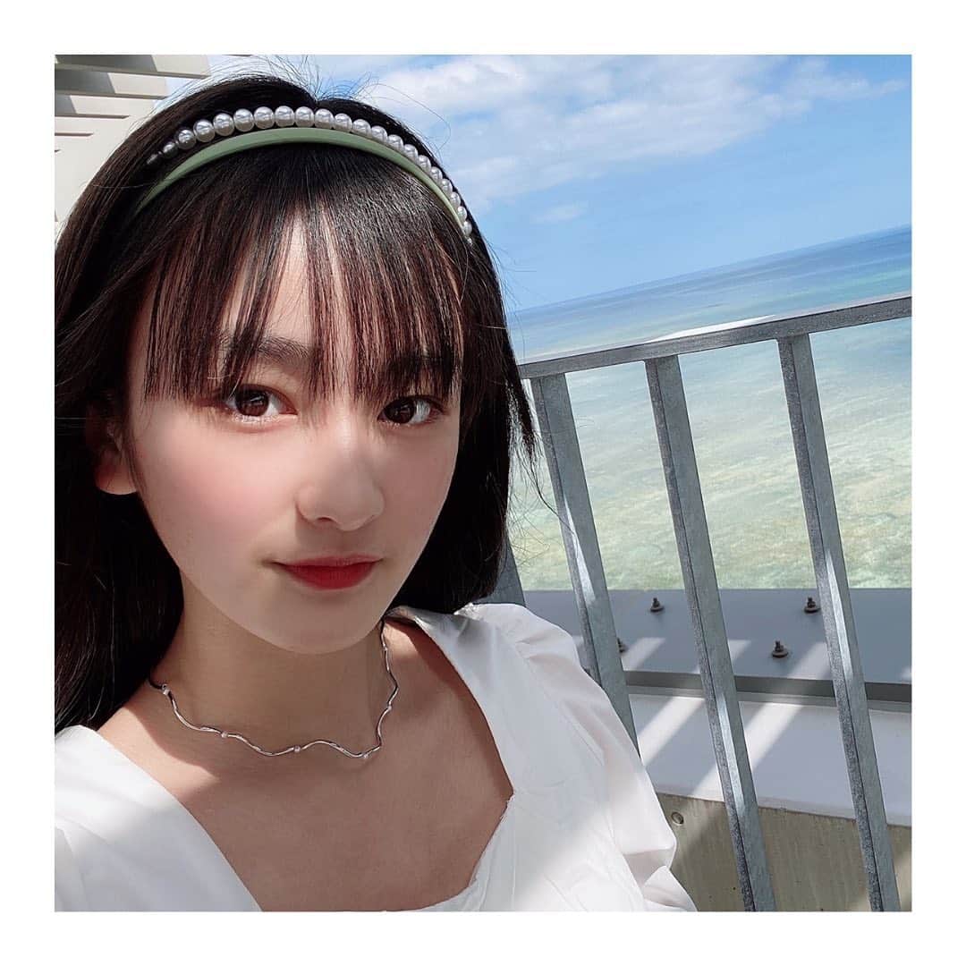 のインスタグラム：「821CAM📸- #selfie 💕#RIKO  沖縄の海🏝とカチューシャリコ☺️  #821honey #H821 #821 #リコ #WHO #CallMyName #japanesegirl #girlgroup #沖縄 #海 #カチューシャ #커플 #메이크 #데일리메이크업 #패션 #오오티디 #팔로미 #메이크업 #셀카 #셀피」