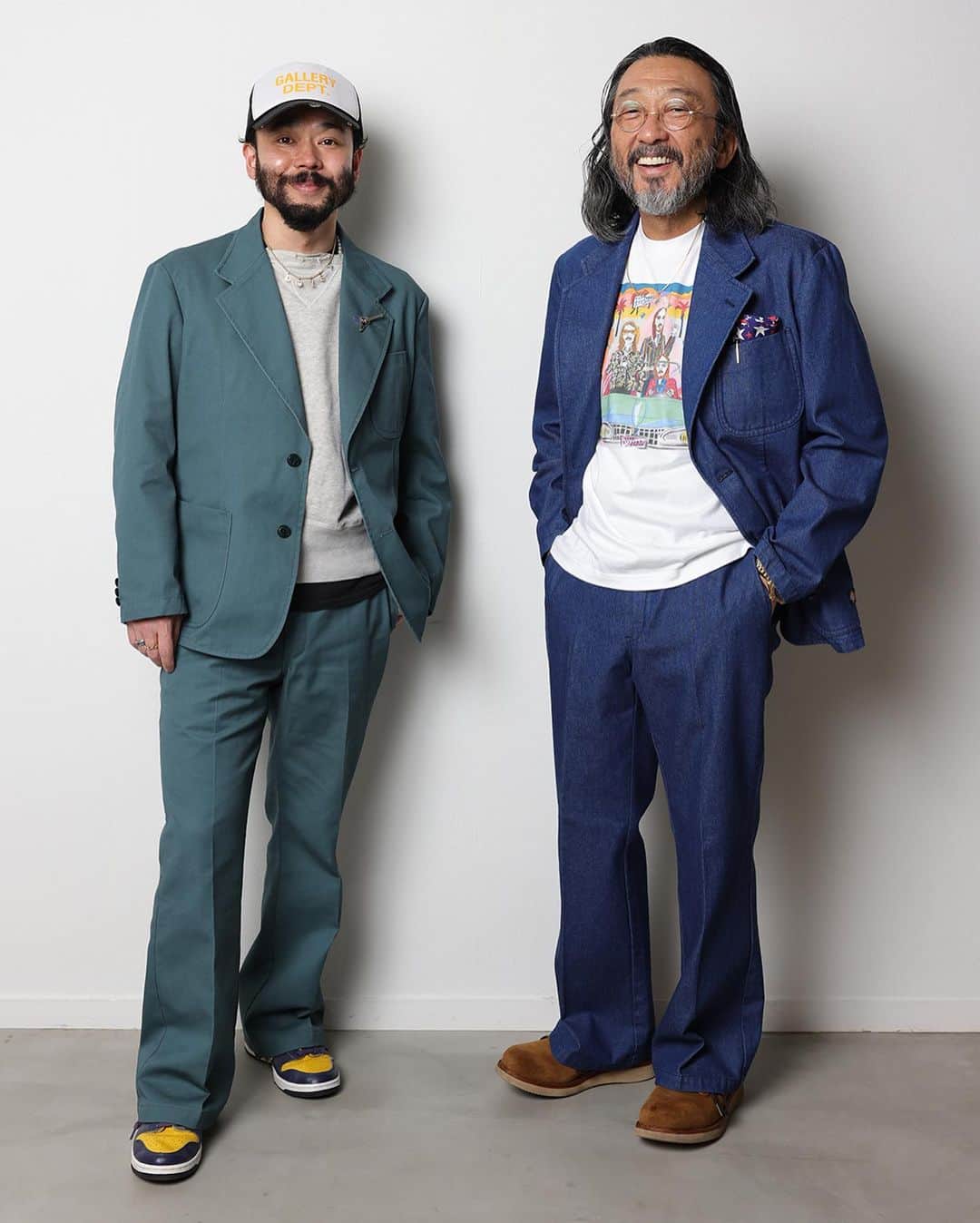 のインスタグラム：「【Info 】﻿ ＜Dickies × The StylistJapan × POGGYTHEMAN＞﻿ ﻿ 小木“Poggy”基史氏によるディレクションサポート、アドバイザーとして参画した﻿＜Dickies＞と ＜The Stylistjapan＞のコラボレーションを2月27日（土）にユナイテッドアローズ＆サンズで先行発売いたします。﻿ スタイリストの大久保篤志氏がファッションを楽しむ若い人にスーツの面白さを伝えたいというコンセプトのもと、立ち上げた＜The Stylistjapan＞とアメリカを代表するワークブランド＜Dickies＞との定番コラボレーション企画に、今回新たに小木“Poggy”基史氏がディレクションサポート、アドバイザーとして参画。﻿ ジャケットは襟のゴージラインを下げ、肩幅を大きめに取り、従来のモデルより身幅をスッキリとした形状にしています。﻿ また、パンツはセミフレアにすることで全体的に流れるようなシルエットを演出。素材もライトウェイトのものを採用しているため、より軽くしなやかな印象を与えてくれます。さらに今回は定番のカラーリングに加えて、＜Dickies＞としては珍しいカイハラデニムの生地を使用したモデルもラインナップいたします。﻿  発売初日(14:00-17:00)には大久保篤志氏と 小木“Poggy”基史氏が、感染対策に細心の注意を払いながら、お客様をお出迎えいたします。貴重な機会となりますのでぜひご期待ください。﻿ ※状況に応じて変更になる可能性がございます。予め、ご了承ください。﻿  #Dickies﻿ #TheStylistjapan﻿ #POGGYTHEMAN﻿ #UnitedArrowsAndSons」