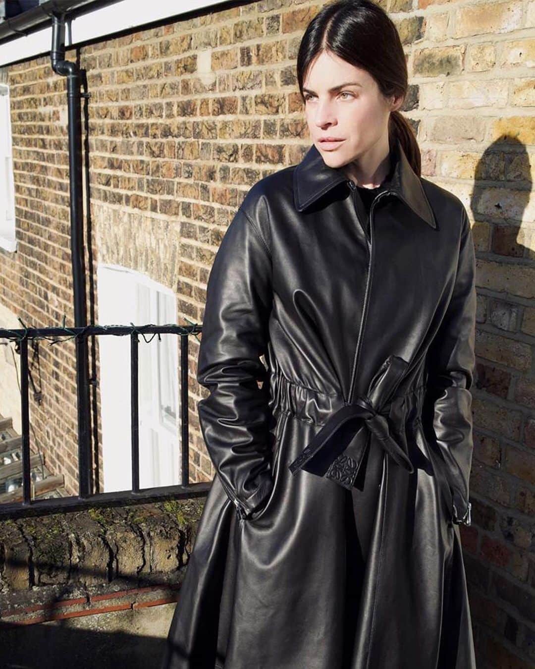 MATCHESFASHION.COMさんのインスタグラム写真 - (MATCHESFASHION.COMInstagram)「‘Coats should be long-term investment pieces, so you want to get something that will last a long time.’ Looking to invest in some new outerwear? @juliarestoinroitfeld shares her tips and tricks for picking out the perfect coat at the link in bio. #MFxFoundations」2月23日 19時04分 - matches