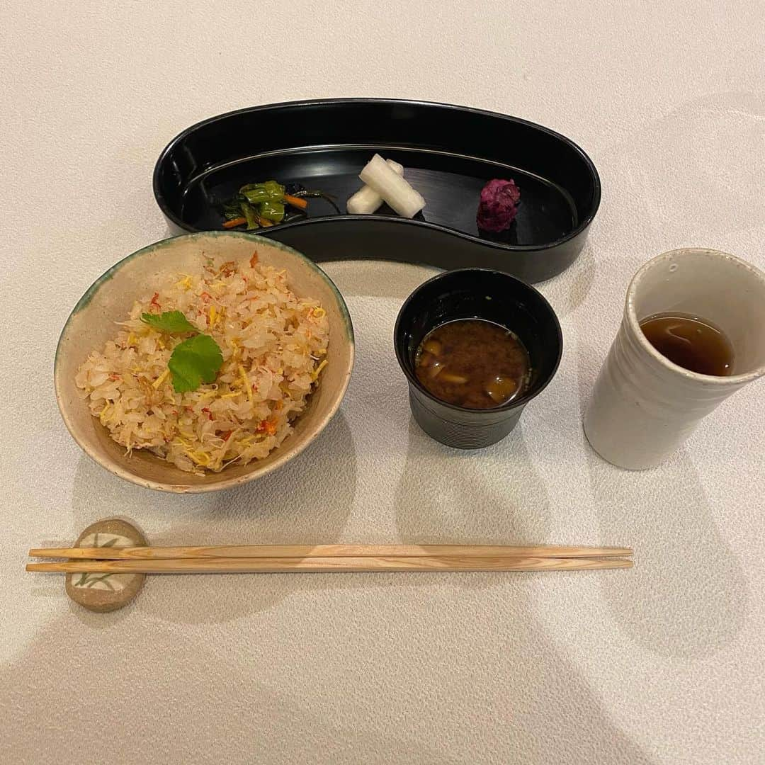 山尾梨奈さんのインスタグラム写真 - (山尾梨奈Instagram)「〻 京料理とフレンチのお店へ行った時🍽. . ノンアルコールカクテルをお任せでオーダーしたら お洋服の色に合わせて出して下さいました！ お料理が来るまでも楽しめて素敵☺️. . . #過去pic #kyoto #京都グルメ #京都フレンチ #京都ディナー #京料理 #京料理とフレンチ龍のひげ #龍のひげ」2月23日 19時06分 - yamarina_1210