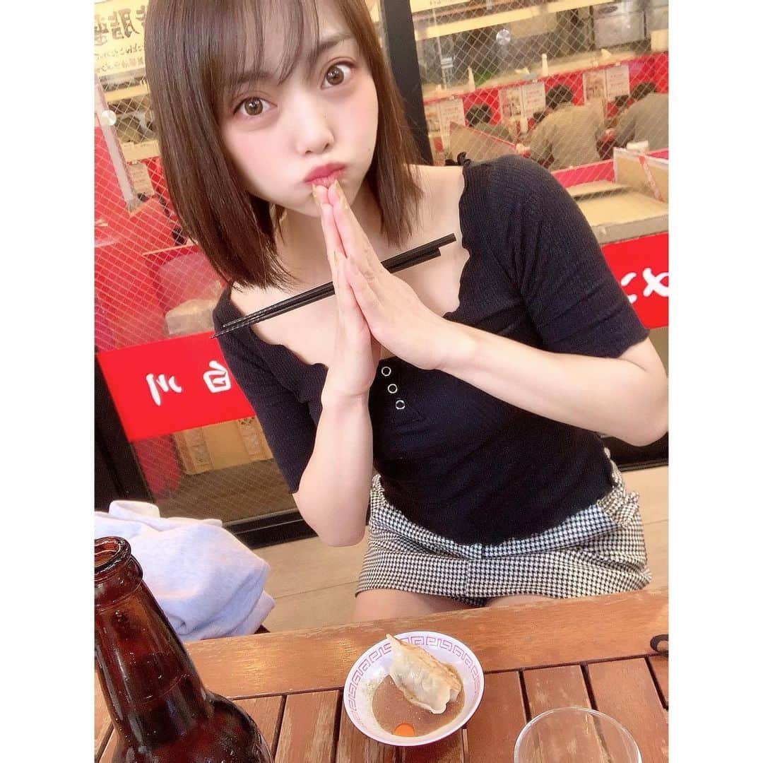 石川あんなさんのインスタグラム写真 - (石川あんなInstagram)「おいしかった🍜🍺  #おじさんに紛れる #メンヘラ女子  #最近中華多いな #お外気持ちい #もうラーメンは挑戦しません #ラーメン #中華 #瓶ビール #japanesegirl #gravure #sexy #asiansexy  #asiangirls #日本」2月23日 19時23分 - anna_iskw