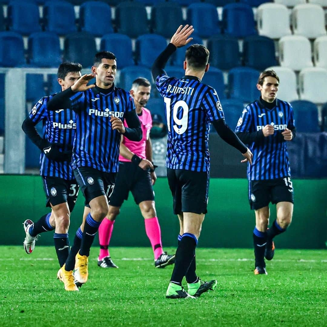 アタランタBCさんのインスタグラム写真 - (アタランタBCInstagram)「Sale l'adrenalina da @championsleague! ⚡️🤩 #UCL adrenaline is 🔙! ✨ ⠀ #GoAtalantaGo ⚫️🔵 #Atalanta #BergAMO #ForzaAtalanta #ChampionsLeague」2月23日 19時23分 - atalantabc