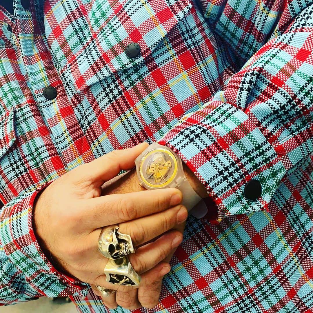 Swatchのインスタグラム：「@tribolair rocking the #SwatchMyTime look 🤟  #TimeIsWhatYouMakeOfIt #Swatch」