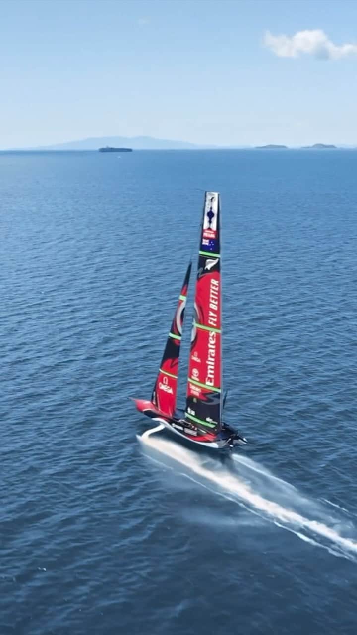 オメガのインスタグラム：「#OMEGAOfficialTimekeeper / #AC36 Take 30 seconds to see our stylish TVC for OMEGA’s 36th @AmericasCup chronograph.」