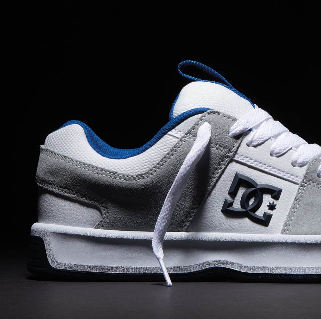 DC Shoes Japanさんのインスタグラム写真 - (DC Shoes JapanInstagram)「アップデートを遂げて誕生した「LYNX ZERO」。存在感のあるブランドロゴをはじめ、異素材ミックスのアッパーとアクセントカラーのバランスが絶妙なデザインが特徴的。  #dcshoes #2021ss」2月23日 19時30分 - dcshoes_japan