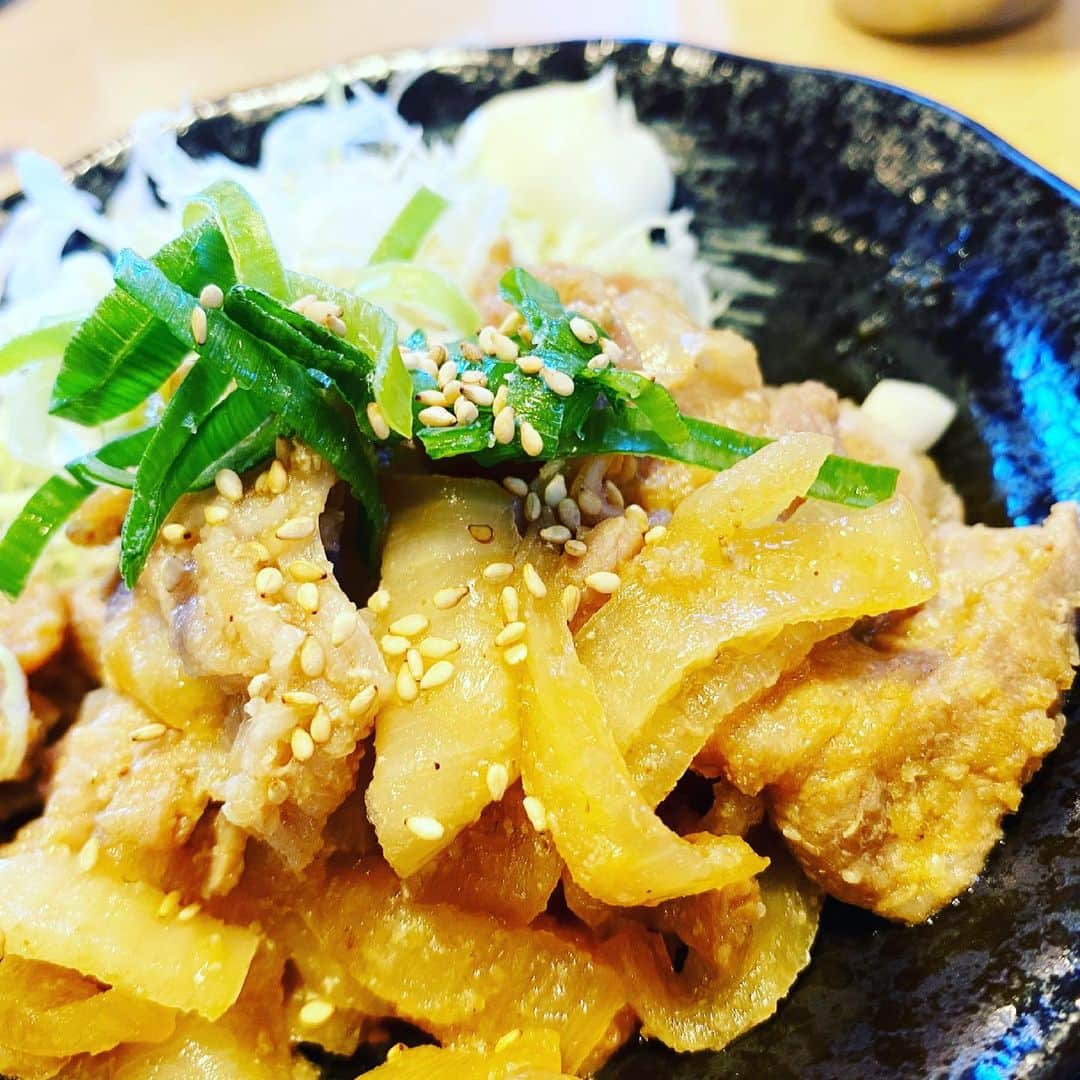 中華首藤さんのインスタグラム写真 - (中華首藤Instagram)「🍜🍜🍜  久しぶりにこちらへ(^｡^) #新しいおおいた #大分グルメ  #大分ローカル #大分ランチ #大分市 #下郡 #元祖肉肉うどん大分下郡店  #ランチ #人気  #肉つけ麺うどん  #豚しょうが焼き定食  #麺好きと繋がりたい  #麺越し #ディレクターも満足  #麺すたぐらむ  #男性 #女性  #みんな好き  #大分県 #熊本県 #中九州タレント #ローカルタレント #中華首藤  #ロケ終わりの楽しみ」2月23日 19時31分 - chuuka_shutou