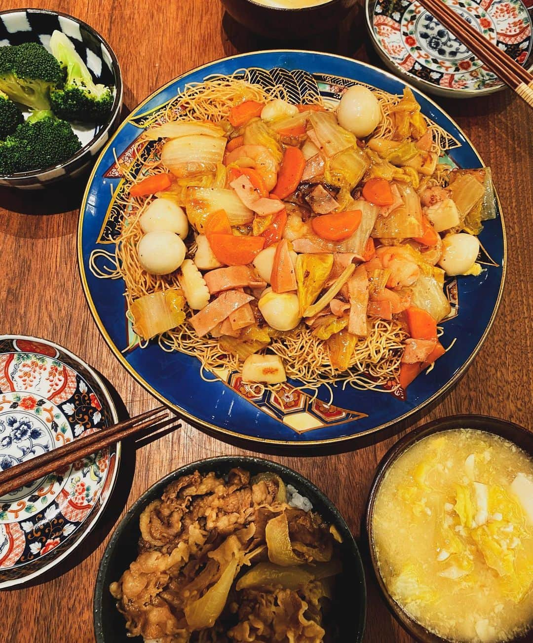 GENKINGの釜飯のインスタグラム：「皿うどん、👦🏻は+牛丼な日 #genkingkitchen」