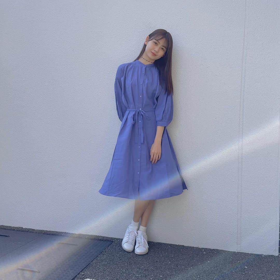 安村真奈のインスタグラム：「大好きなブルー🫐﻿ 春服かわいいよね〜♡﻿ ﻿ #gu_for_all ﻿ #GUstyle﻿ #gupr﻿ #ワンピース﻿ #リネンブレンドバンドカラーワンピース﻿」